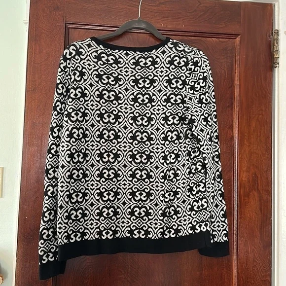 CROFT & Barrow womens sweater; size medium - Picture 5 of 5